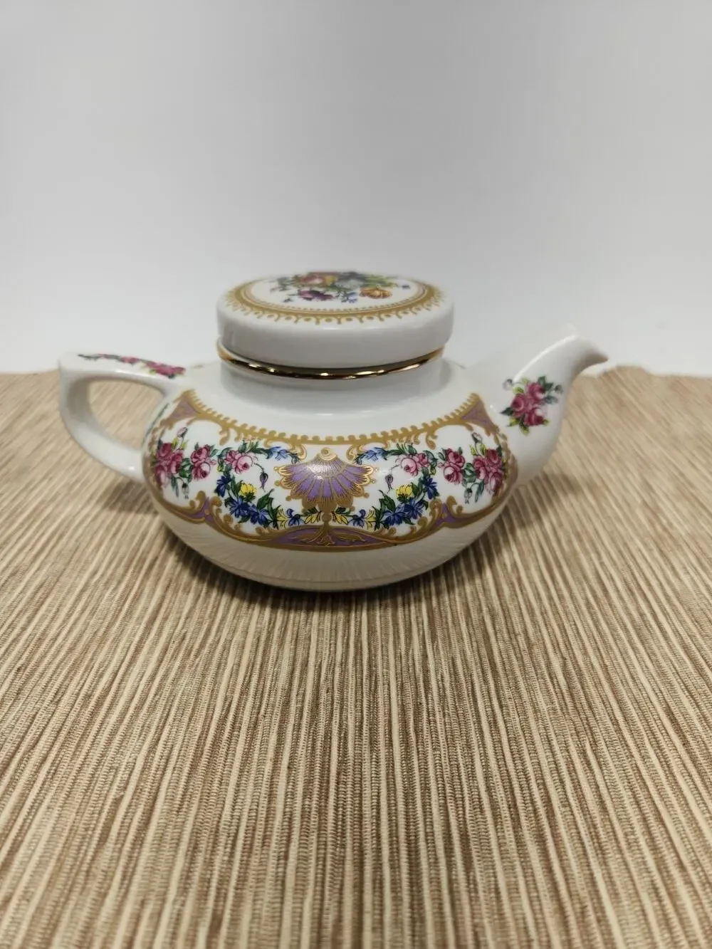 Andrea by Sadek Collection Sevres Porcelain Teapot w/Lid Floral Gold Trim
